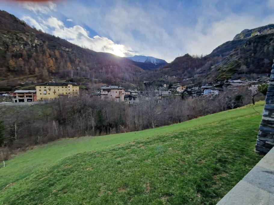 Little Paradise - Ampio Monolocale Арвье Экстерьер фото