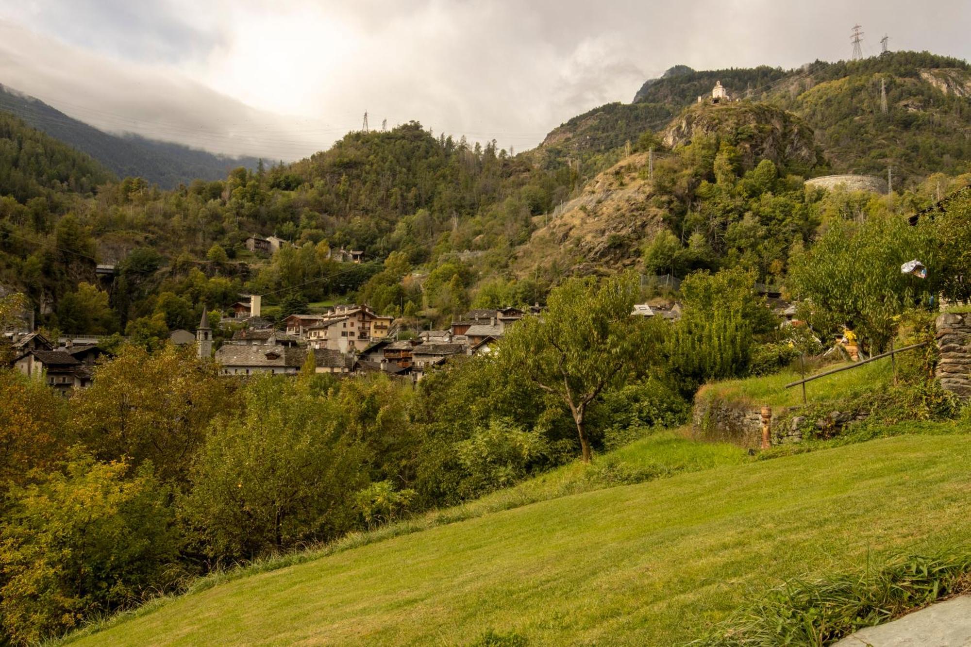 Little Paradise - Ampio Monolocale Арвье Экстерьер фото